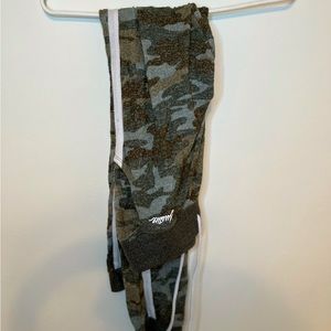 justice active pants size- 18/20 color- camo